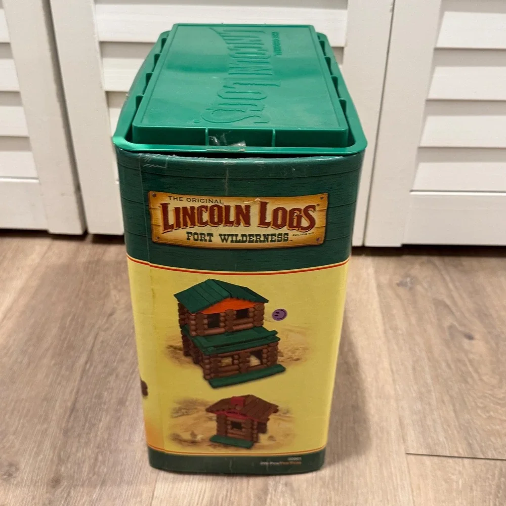 Lincoln Logs Fort Wilderness Building Set Brown Wood Pieces Storage Bin